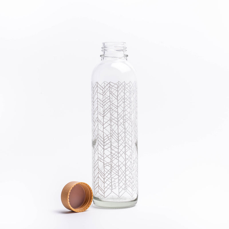 Glastrinkflasche mit hellgrauem Rautenmuster mit Deckel
