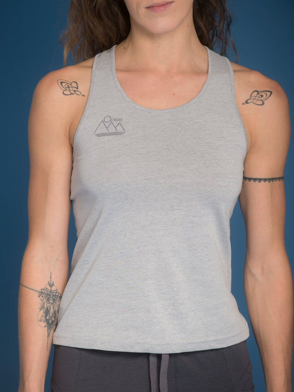 Racerback Top . Recyceltes Polyester & Bio-Baumwolle
