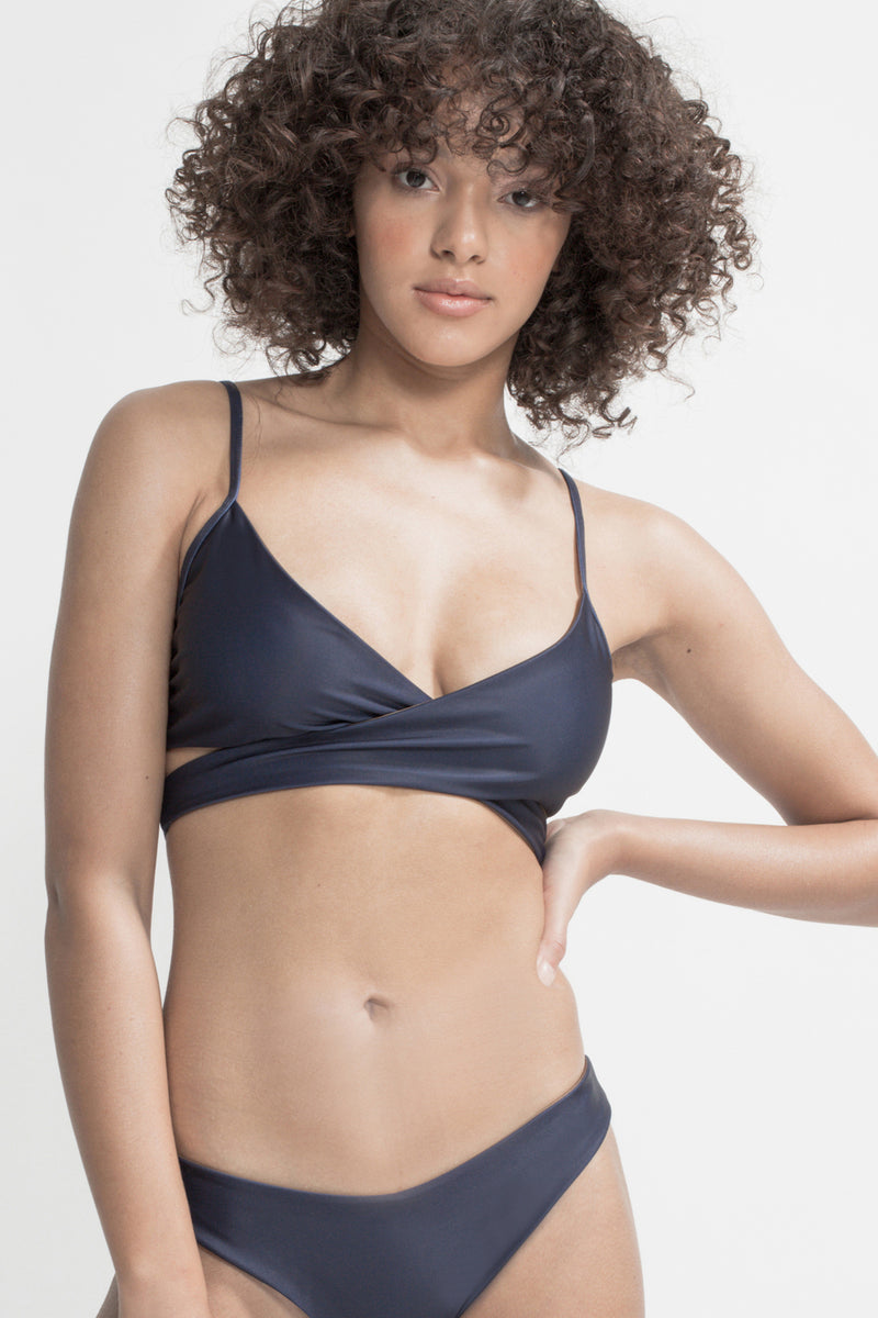 Arpoador Top Reversible in Dark Blue / Solid Brown